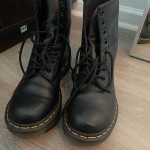 ☆ Doc martens - women size 9 -